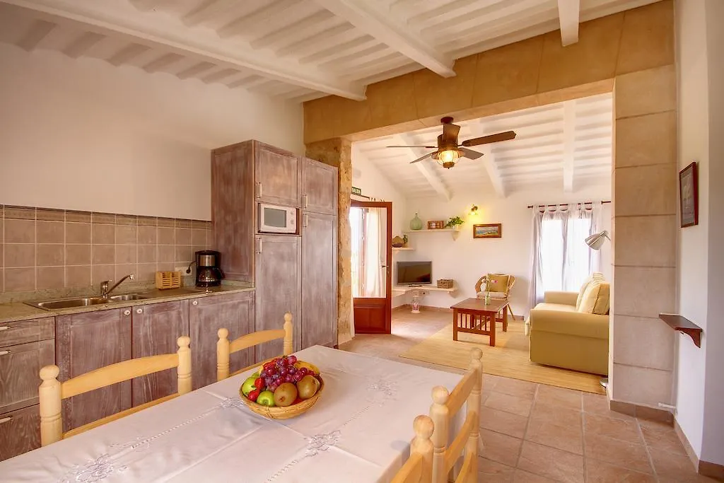 Finca Agroturismo Can Carro 캄포스 컨트리하우스
